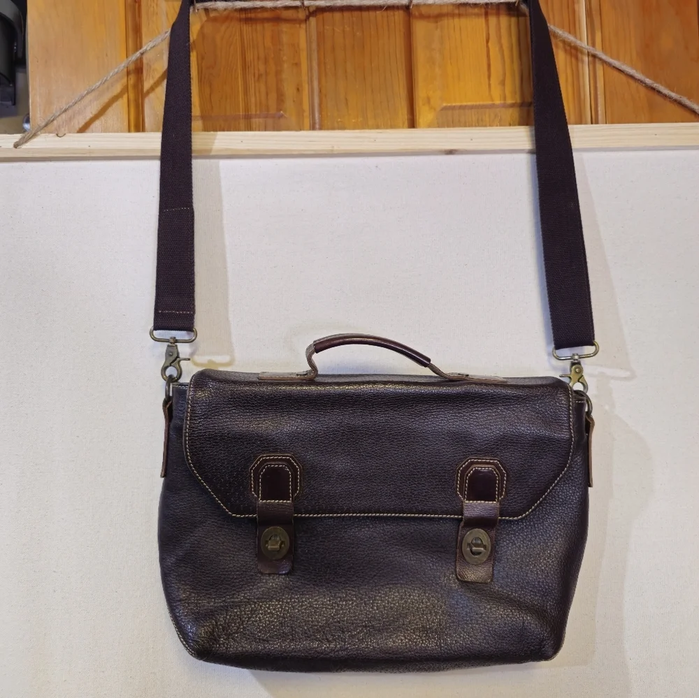 Classic Brown Leather Men's Messenger Bag
